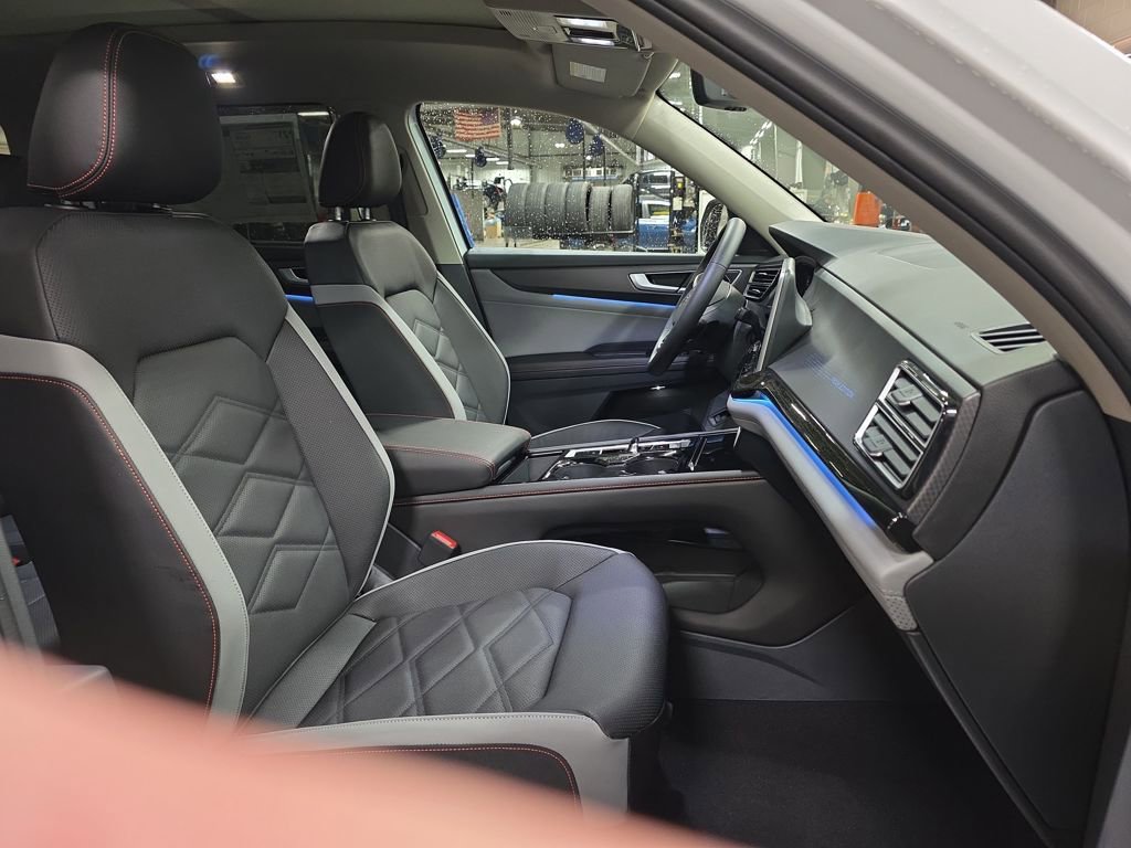New 2026 Volkswagen Atlas Peak Edition AWD/4WD image 11
