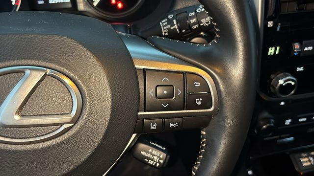 Used 2023 Lexus GX 460 Premium w/ Accessory Package image 19