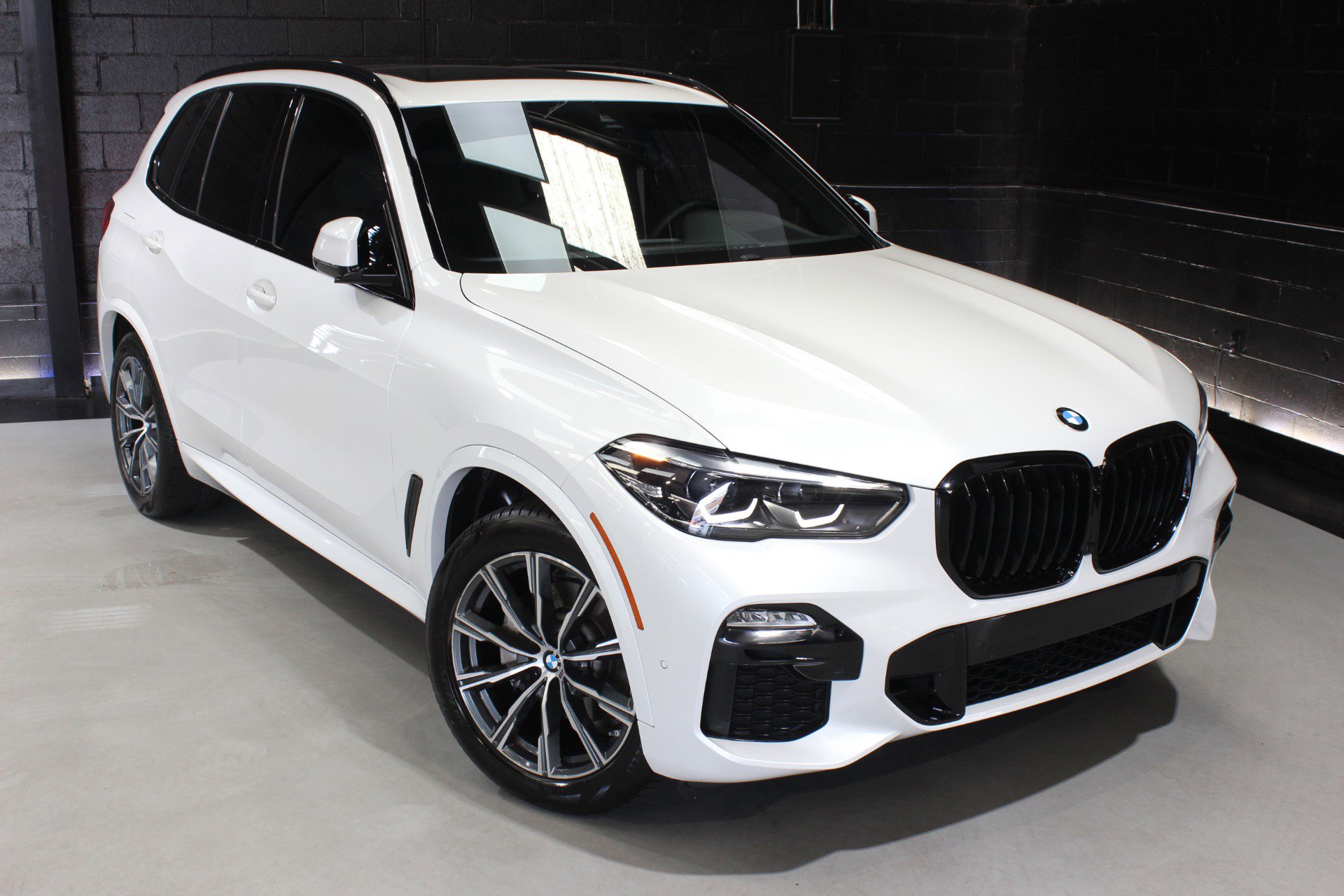 Used 2021 BMW X5 sDrive40i w/ M Sport Package image 71