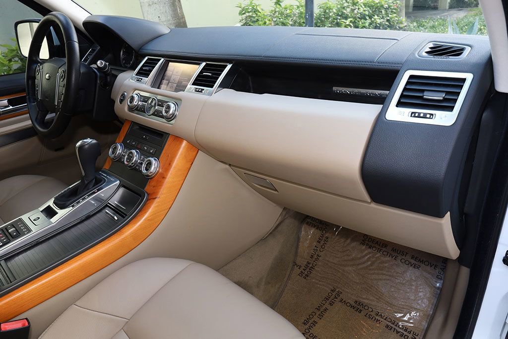 Used 2012 Land Rover Range Rover Sport HSE AWD/4WD image 37