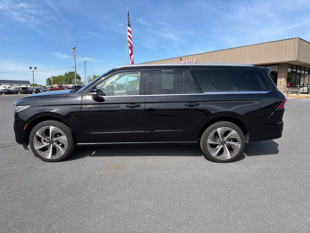 Certified 2025 Lincoln Navigator L Black Label AWD/4WD image 2