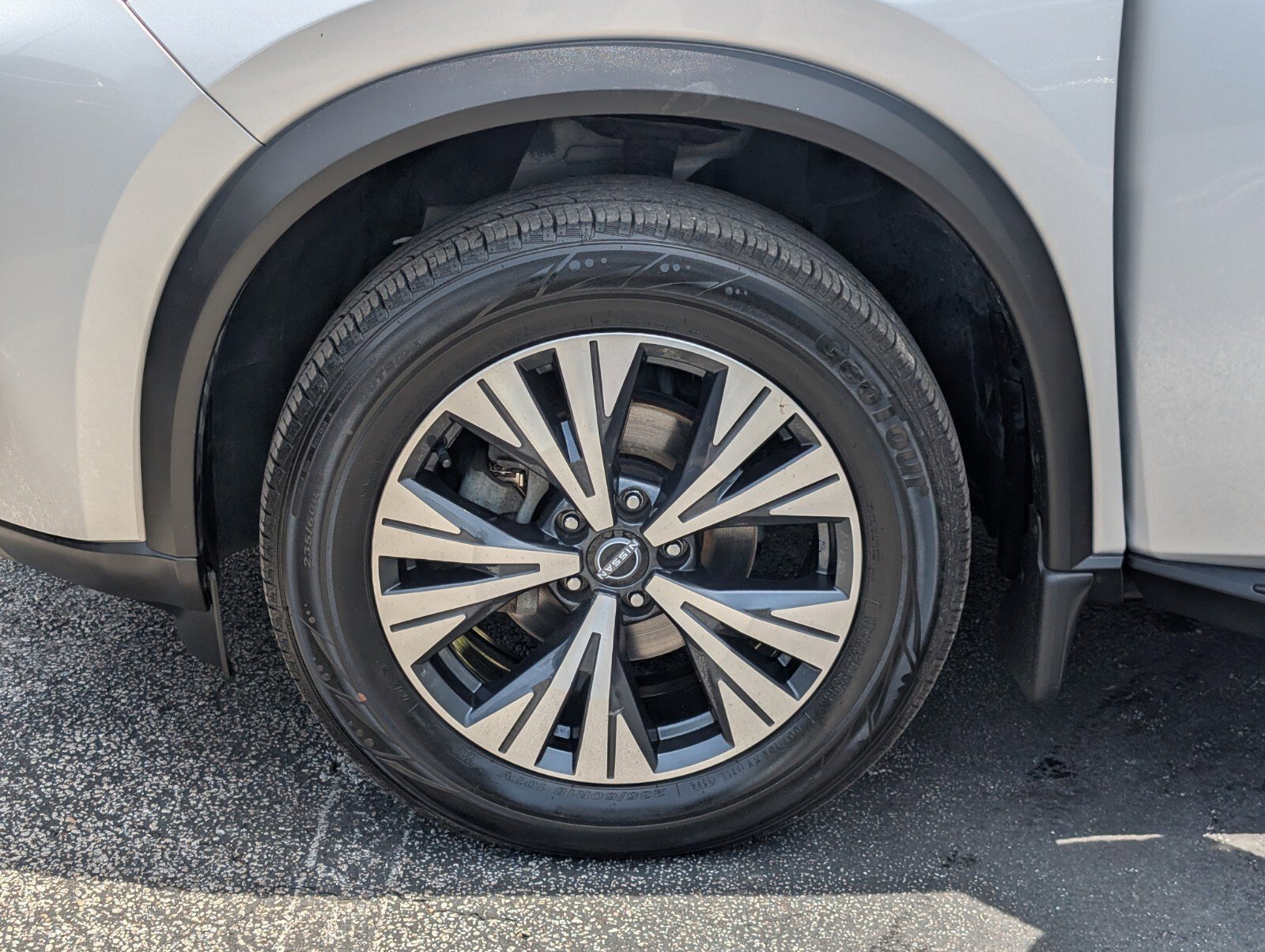 Used 2022 Nissan Rogue SV FWD image 17