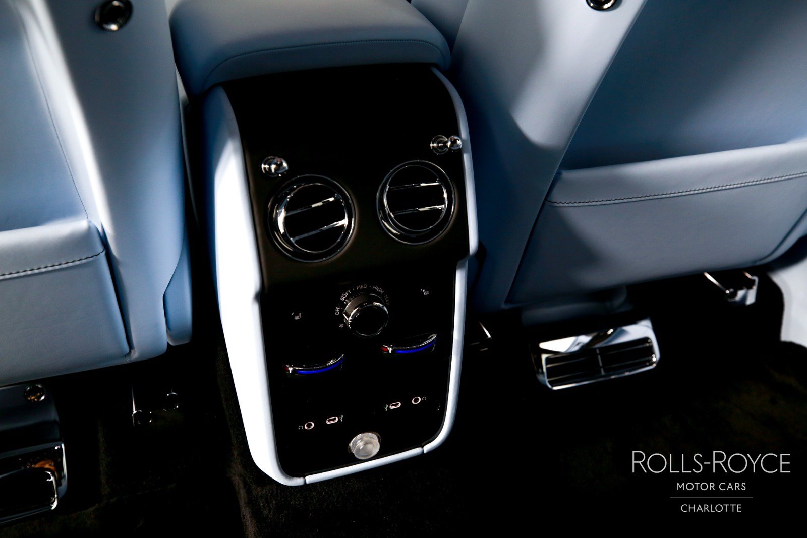 New 2027 Rolls-Royce Cullinan Black Badge AWD/4WD image 22