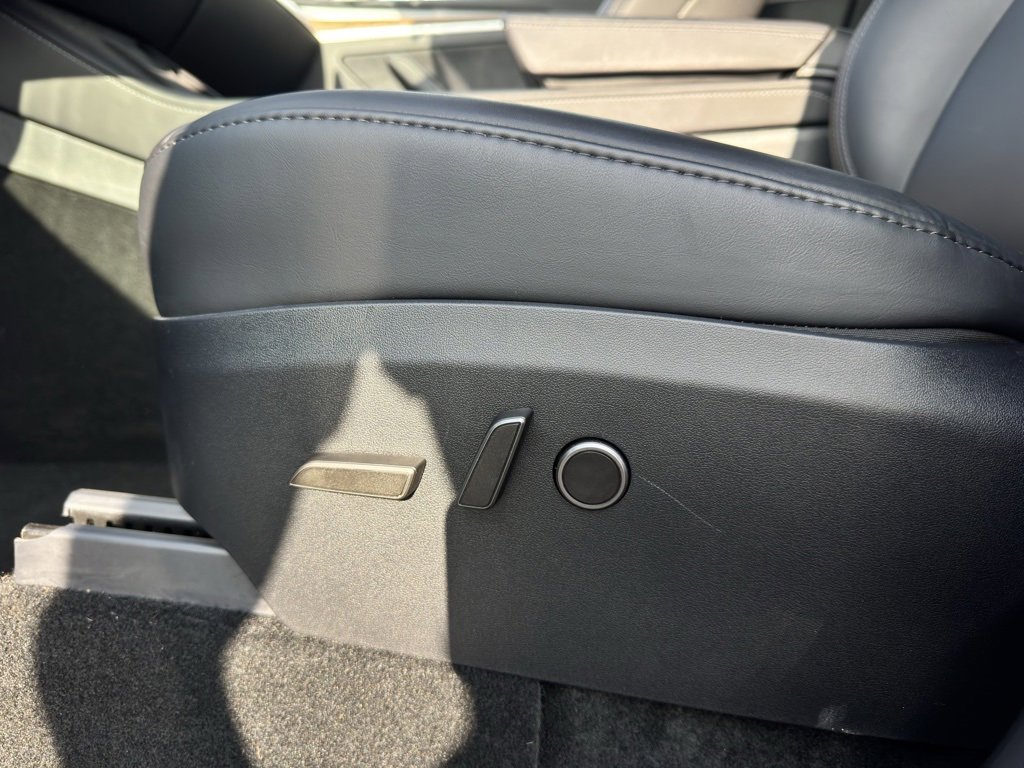 Used 2024 Tesla Model Y Long Range image 20