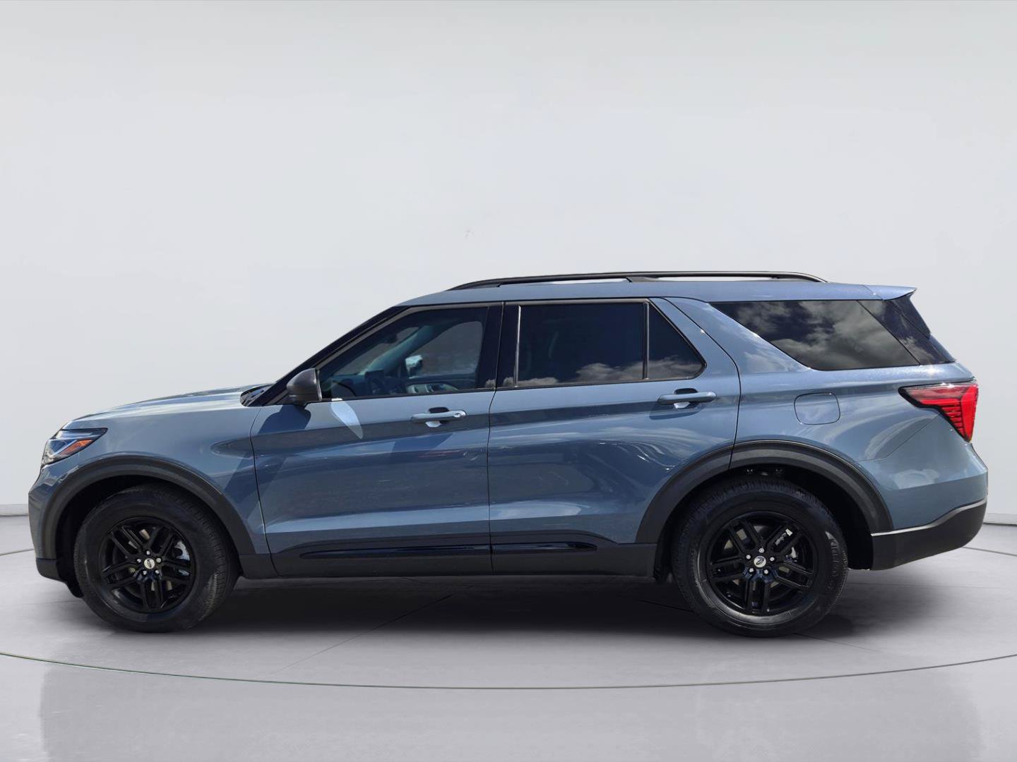 Used 2026 Ford Explorer Active RWD image 5