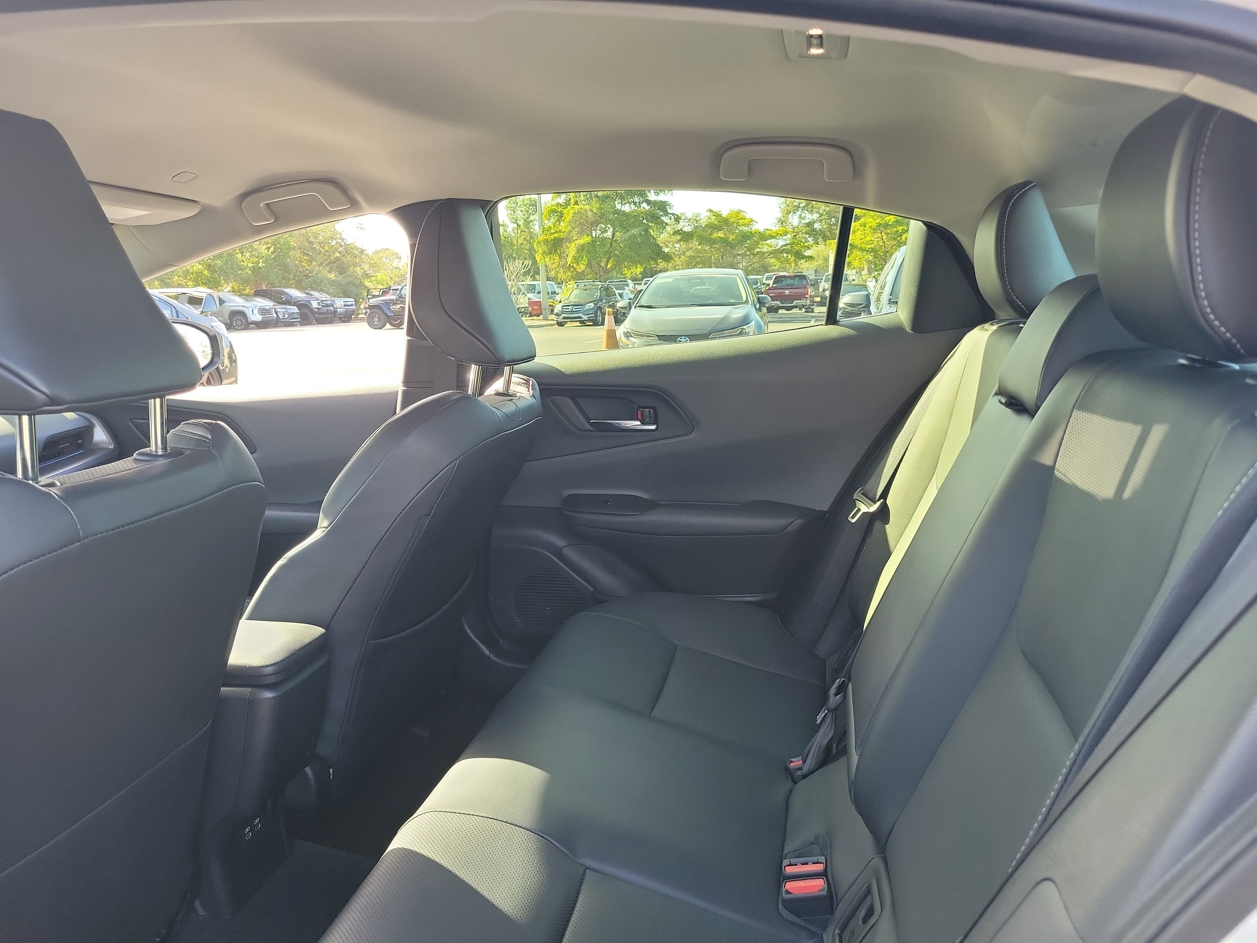 Used 2025 Toyota Prius XLE image 14