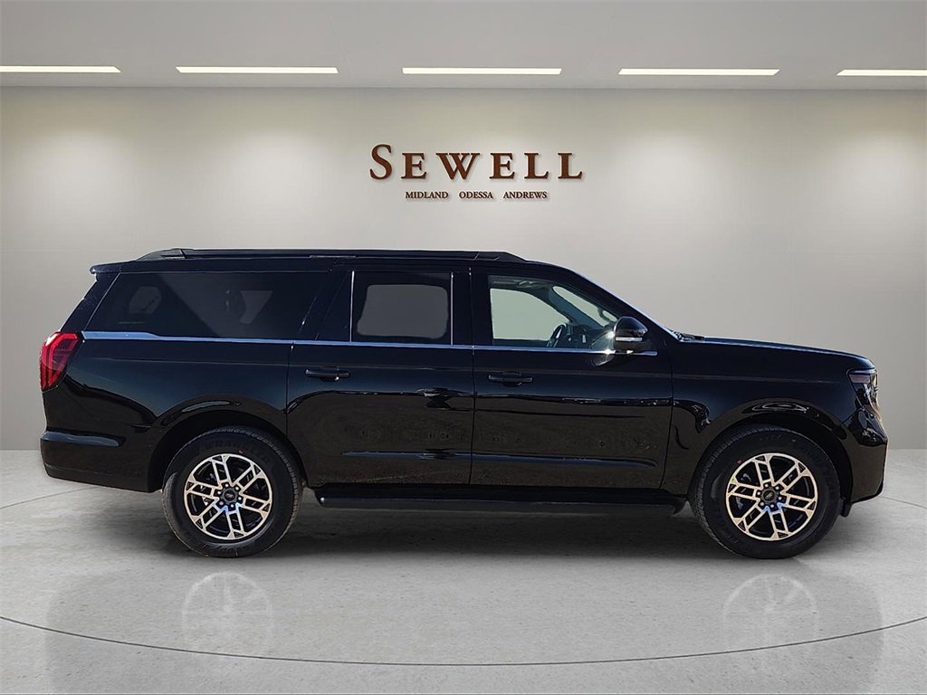 New 2025 Ford Expedition Active image 5