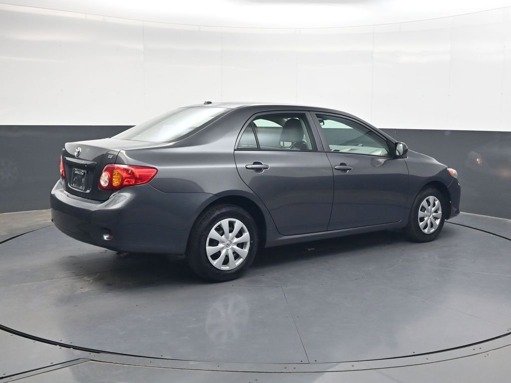 Used 2010 Toyota Corolla LE FWD image 4