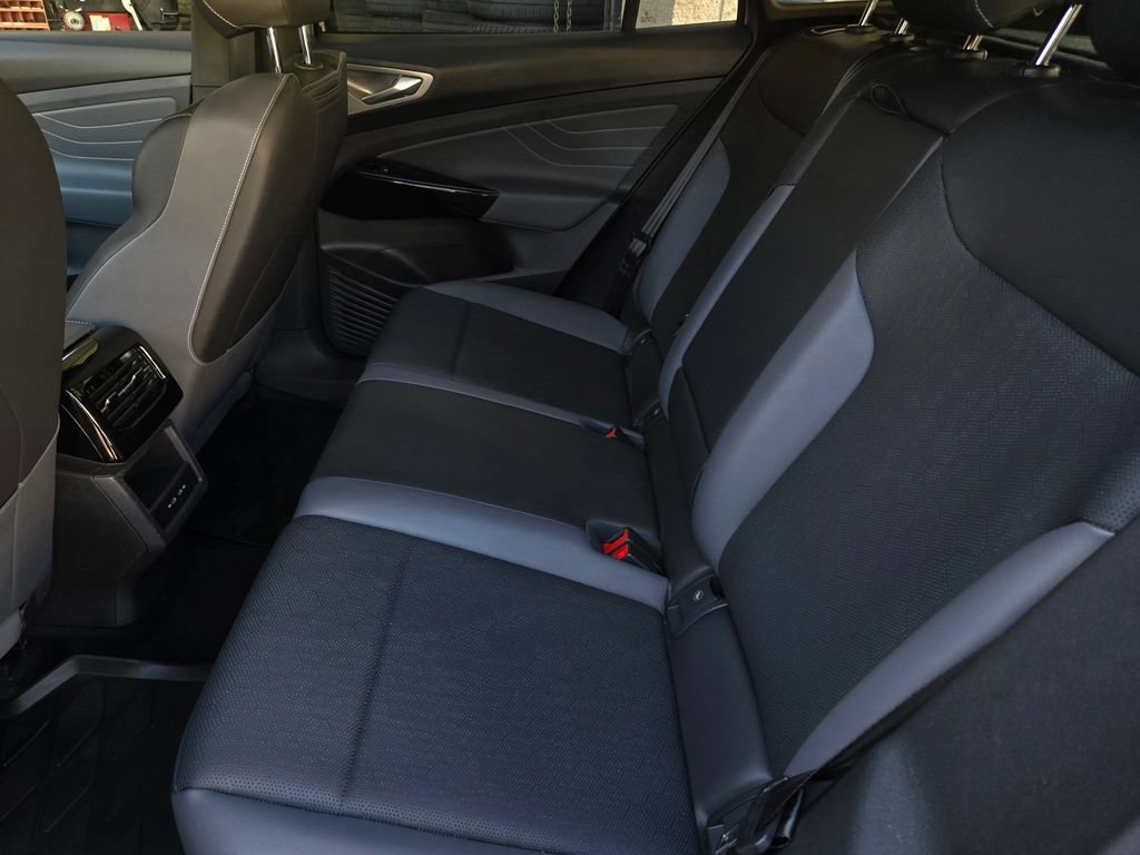 Used 2023 Volkswagen ID.4 S RWD image 12