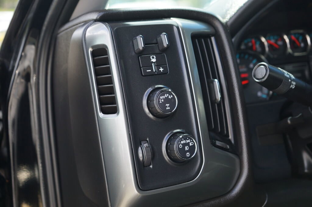Used 2019 Chevrolet Silverado 1500 LT w/ All Star Edition image 11
