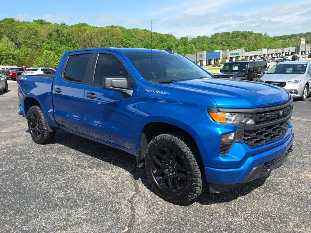 Used 2022 Chevrolet Silverado 1500 Custom AWD/4WD image 2