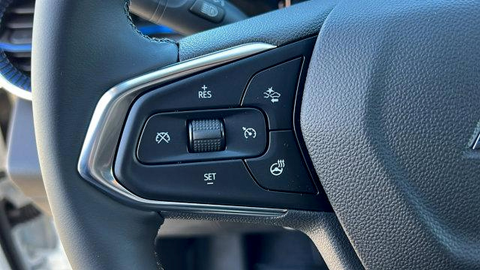 New 2026 Chevrolet Trax LT w/ LT Convenience Package image 24