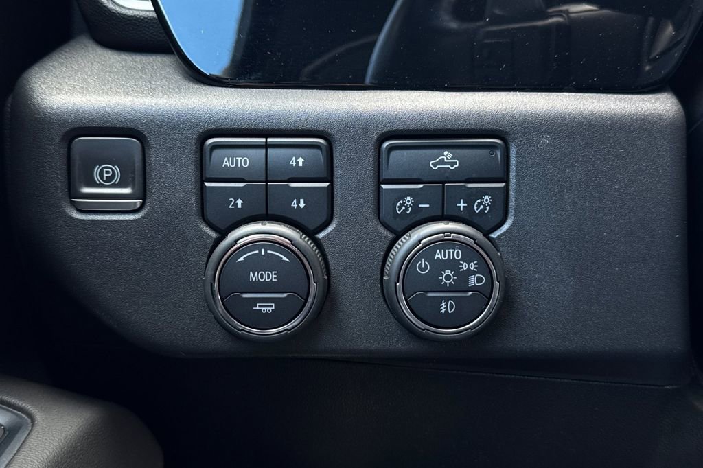 Certified 2022 Chevrolet Silverado 1500 LT Trail Boss w/ Convenience Package II image 32