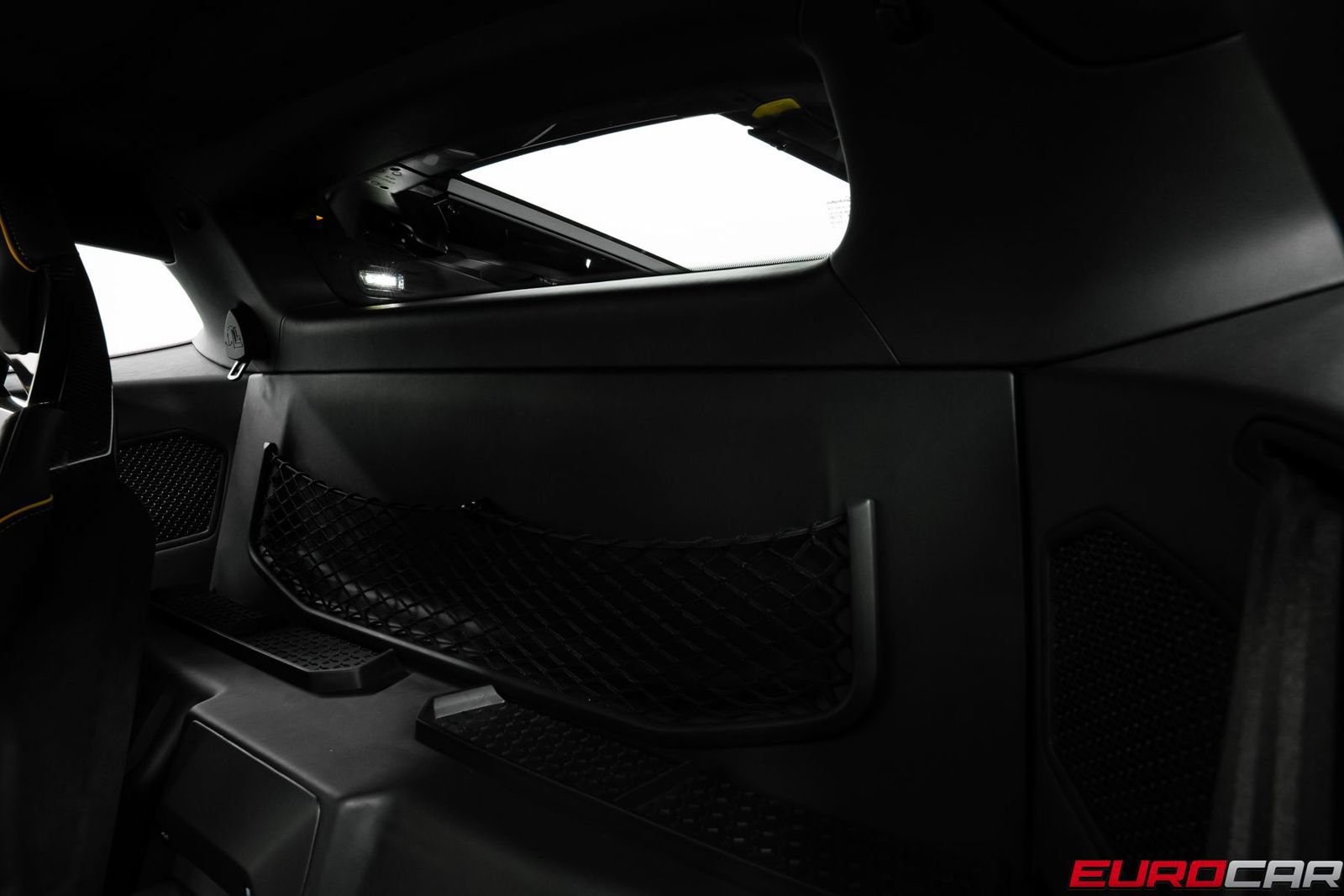 Used 2021 Lamborghini Huracan EVO RWD image 40