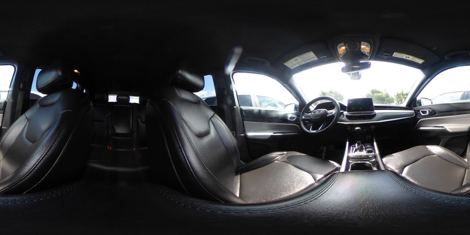 Used 2025 Jeep Compass Trailhawk AWD/4WD image 41