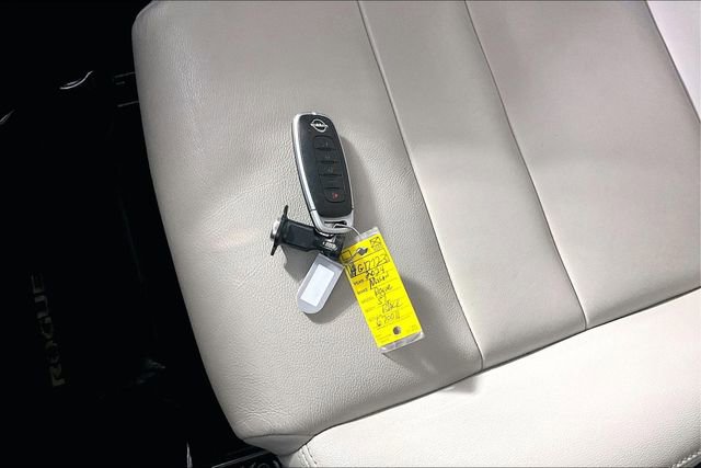 Used 2024 Nissan Rogue SL image 10