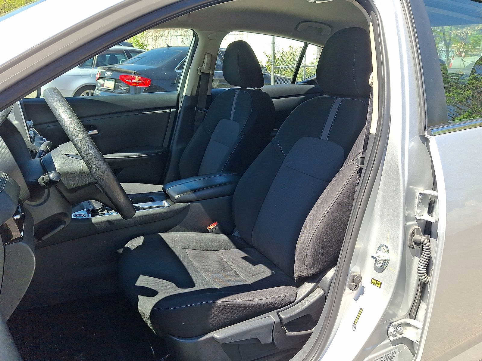 Used 2023 Nissan Sentra SV FWD image 11
