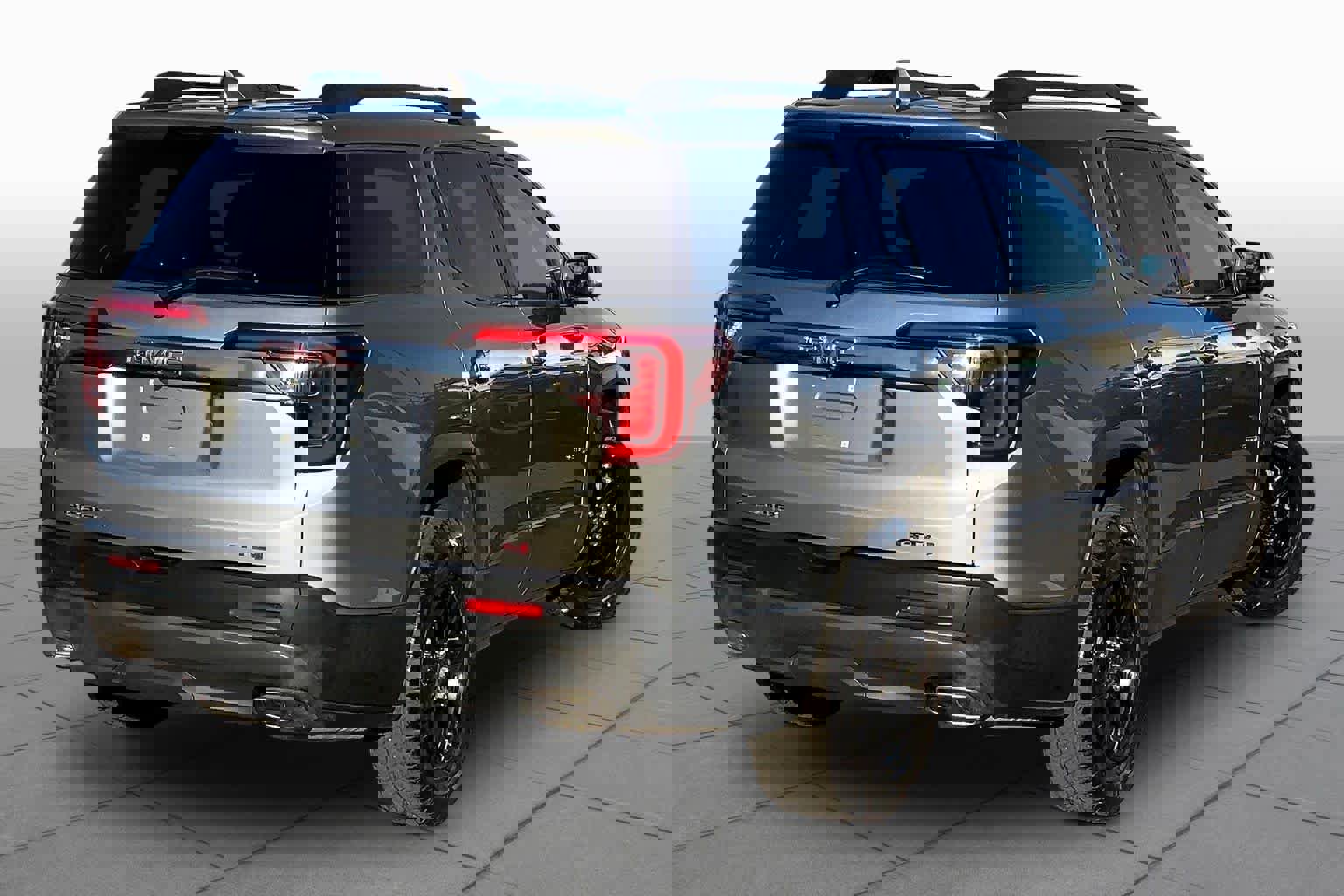 Used 2023 GMC Acadia AT4 w/ Technology Package image 13