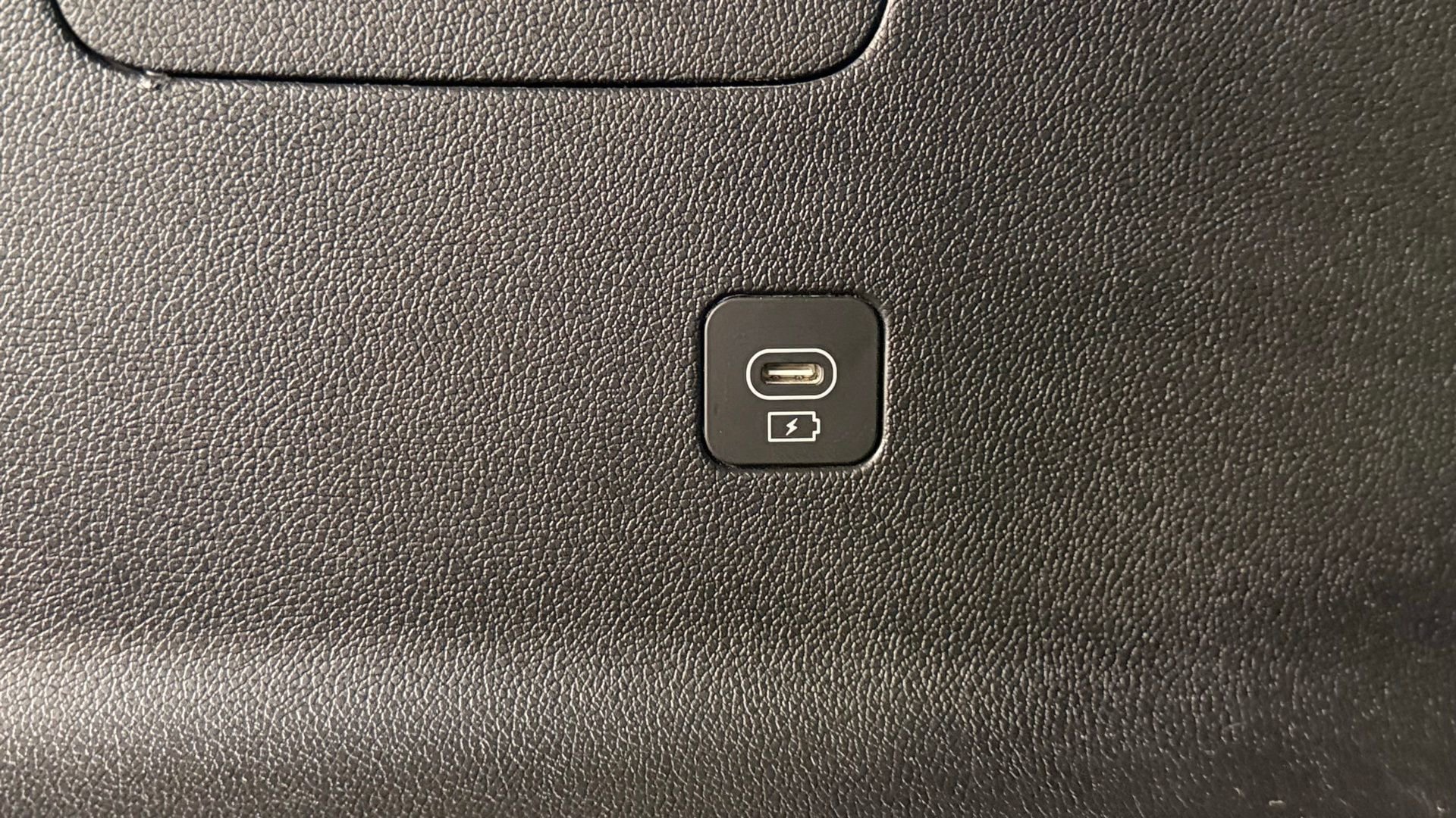 Used 2024 Kia Sorento S w/ Panoramic Sunroof Package image 42