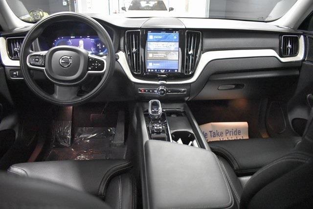 Used 2022 Volvo XC60 B5 Inscription w/ Climate Package image 13