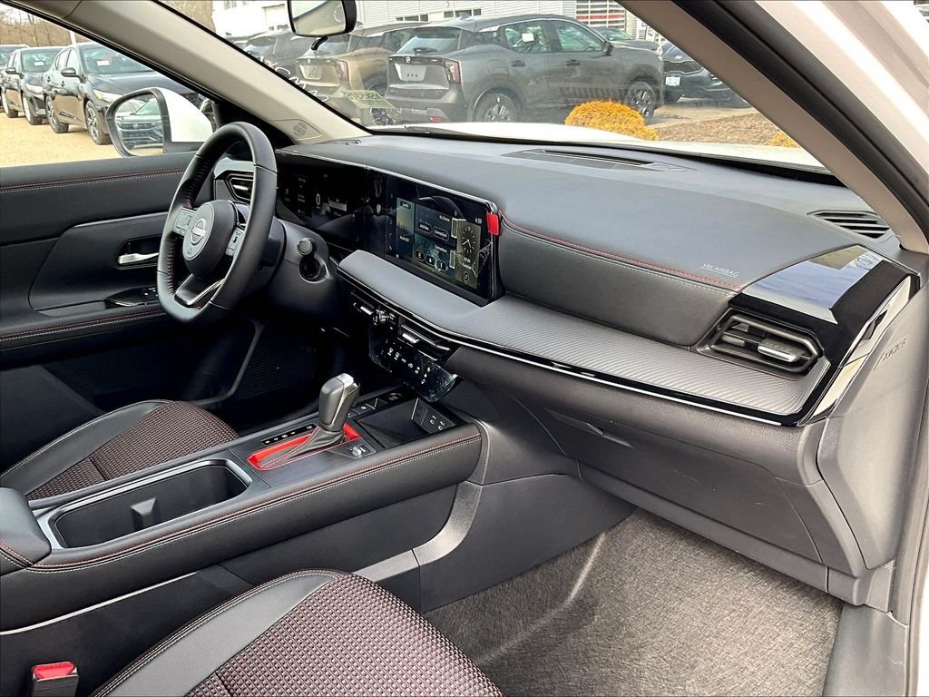 New 2025 Nissan Kicks SR AWD/4WD image 10