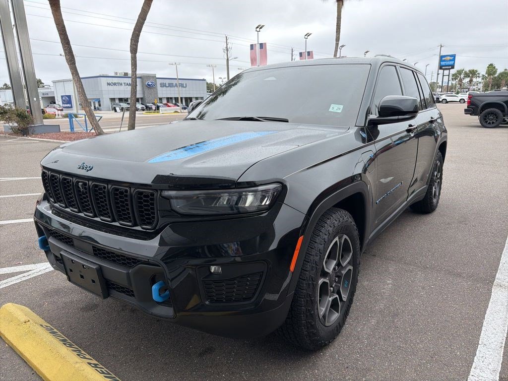 Used 2023 Jeep Grand Cherokee Trailhawk image 3