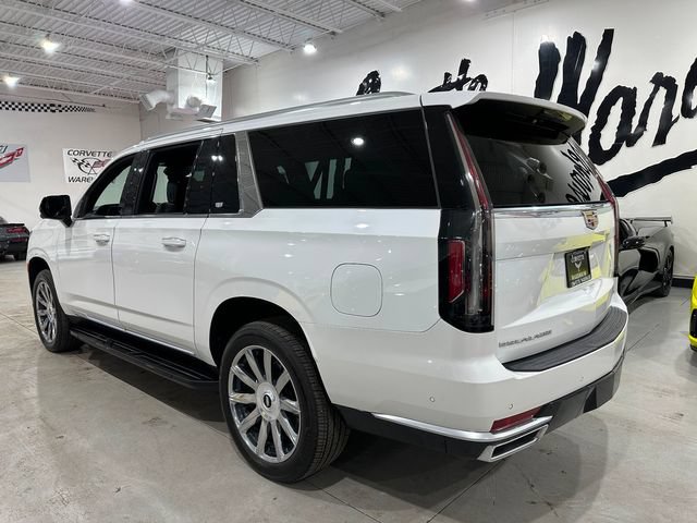 Used 2024 Cadillac Escalade ESV Premium Luxury w/ LPO, Floor Liner Package AWD/4WD image 28