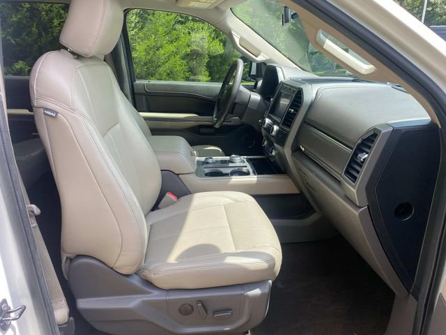 Used 2020 Ford Expedition XLT w/ Equipment Group 202A AWD/4WD image 36