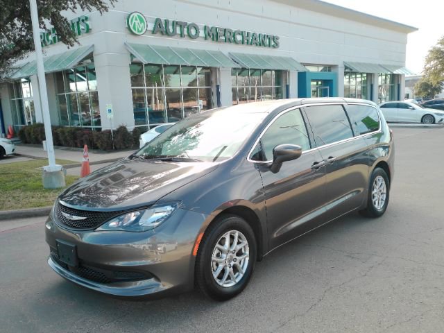 Used 2023 Chrysler Voyager LX image 1