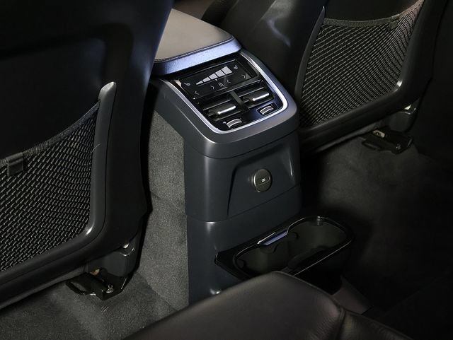 Used 2024 Volvo XC90 T8 Plus w/ Protection Package AWD/4WD image 32