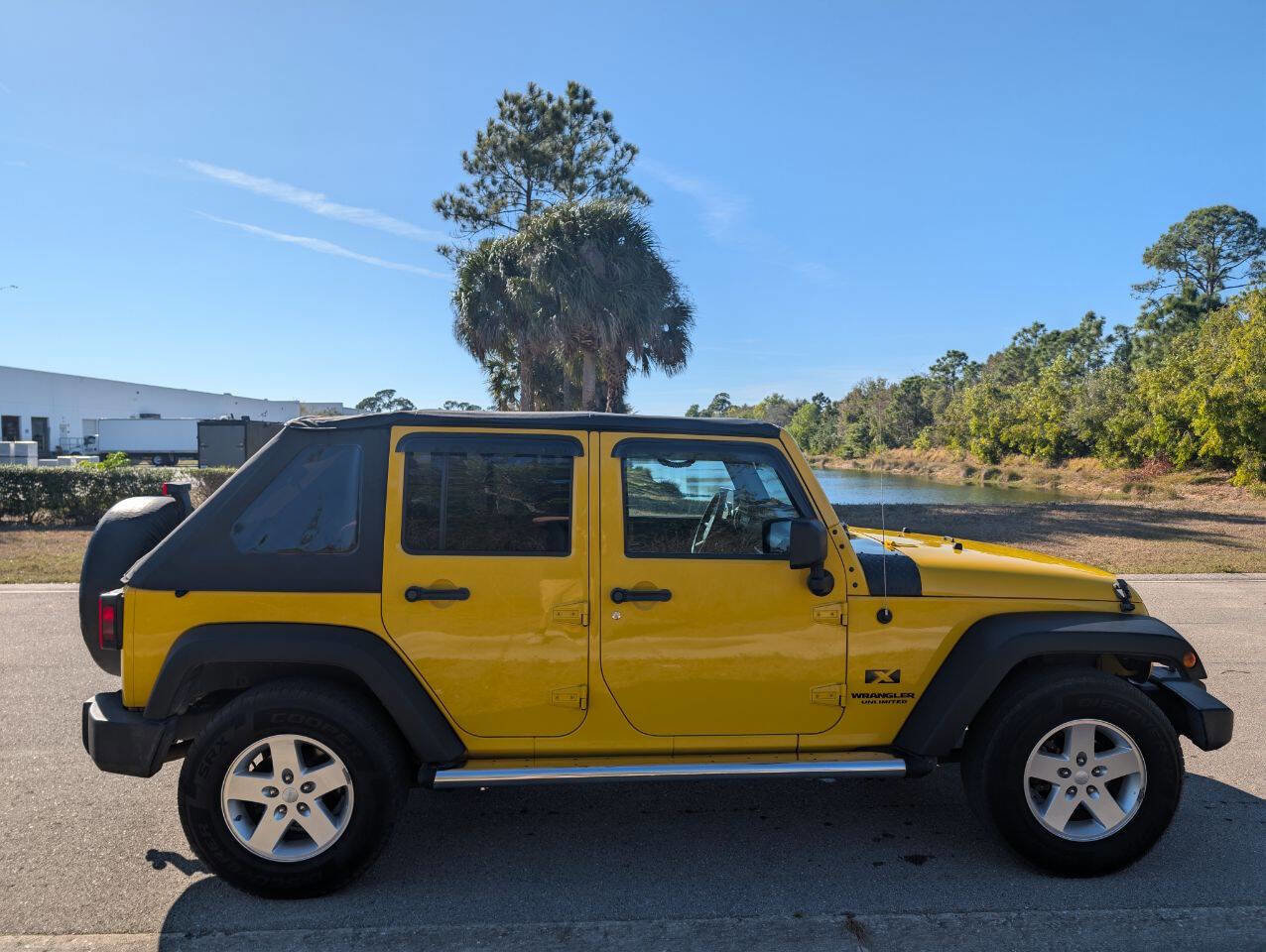 Used 2009 Jeep Wrangler Unlimited X image 5