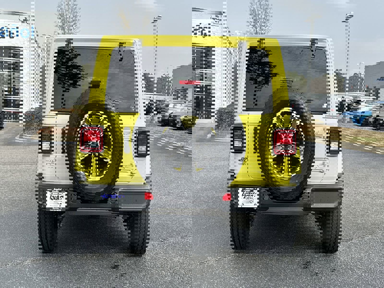 Used 2023 Jeep Wrangler Sahara image 8