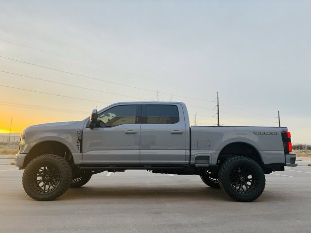New 2026 Ford F350 Platinum w/ Tremor Off-Road Package
