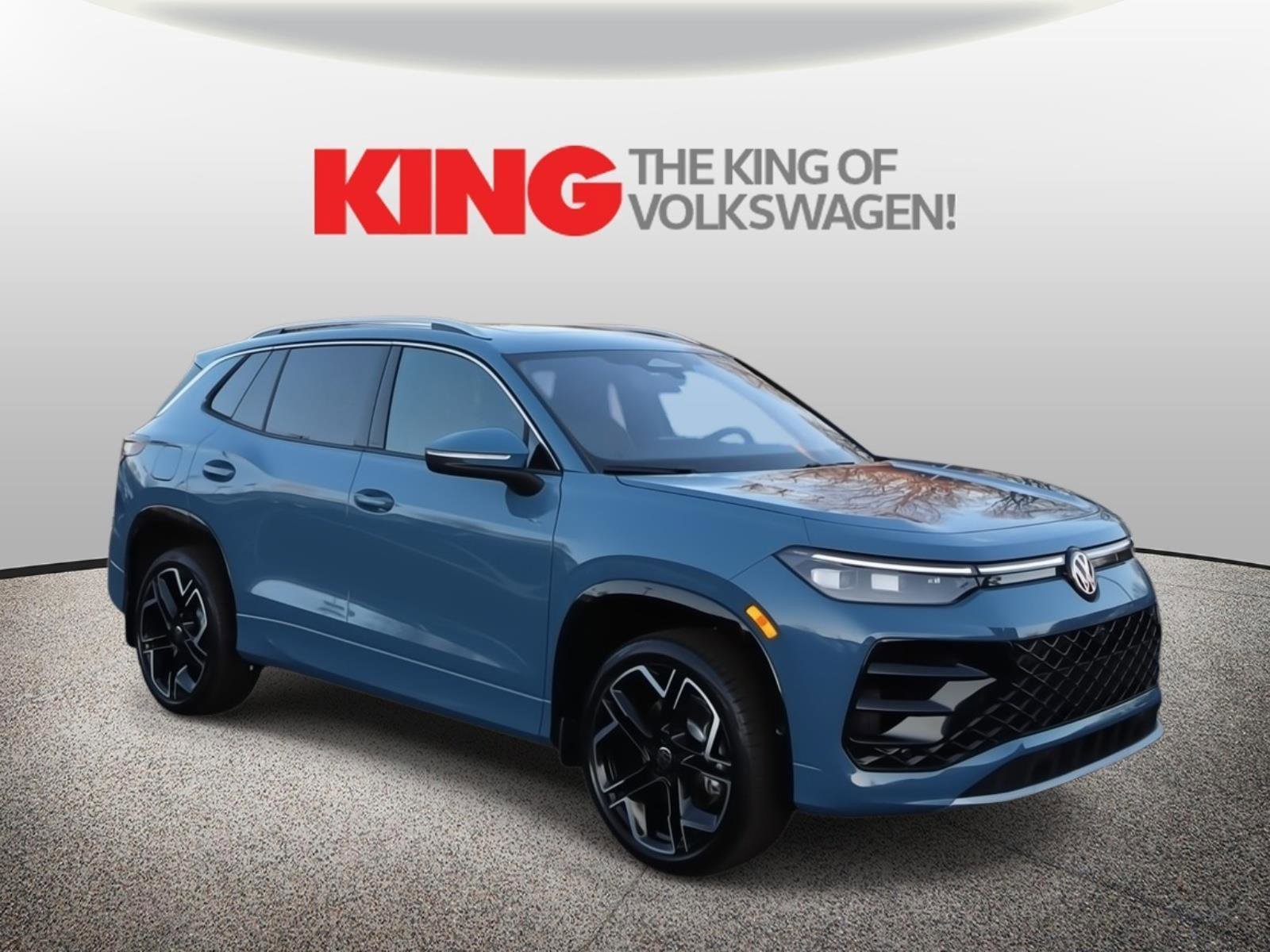 New 2026 Volkswagen Tiguan SEL R-Line image 1