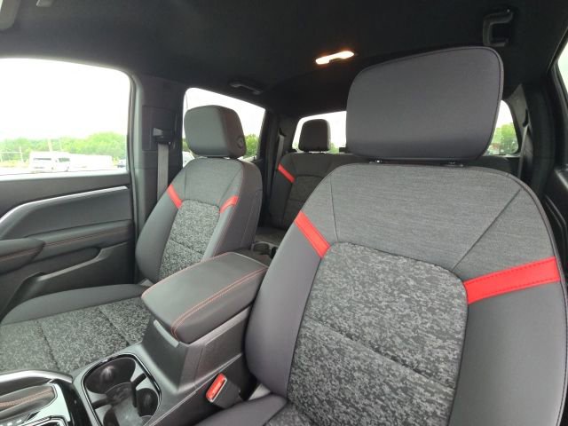 Used 2025 Chevrolet Colorado Z71 AWD/4WD image 22