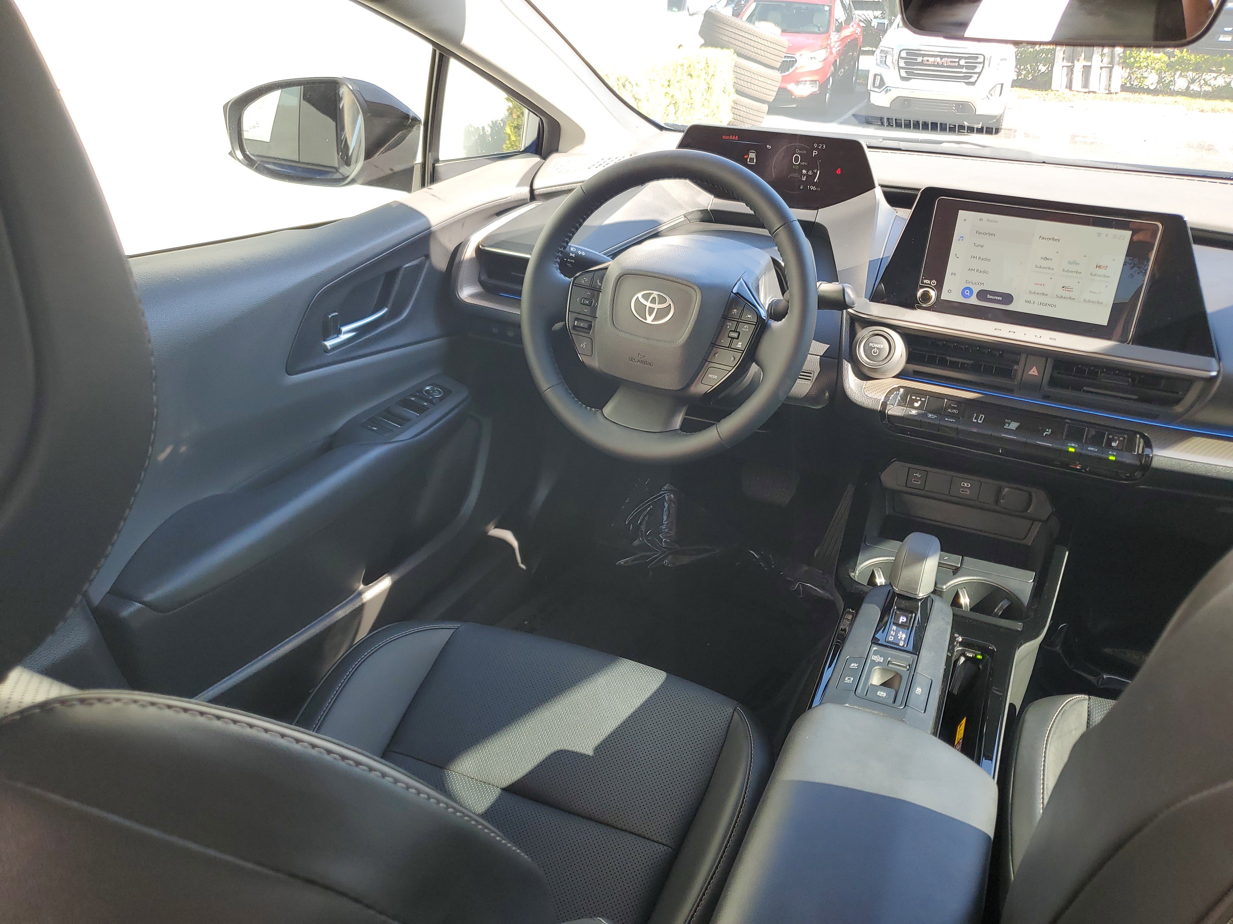 Used 2025 Toyota Prius XLE image 12