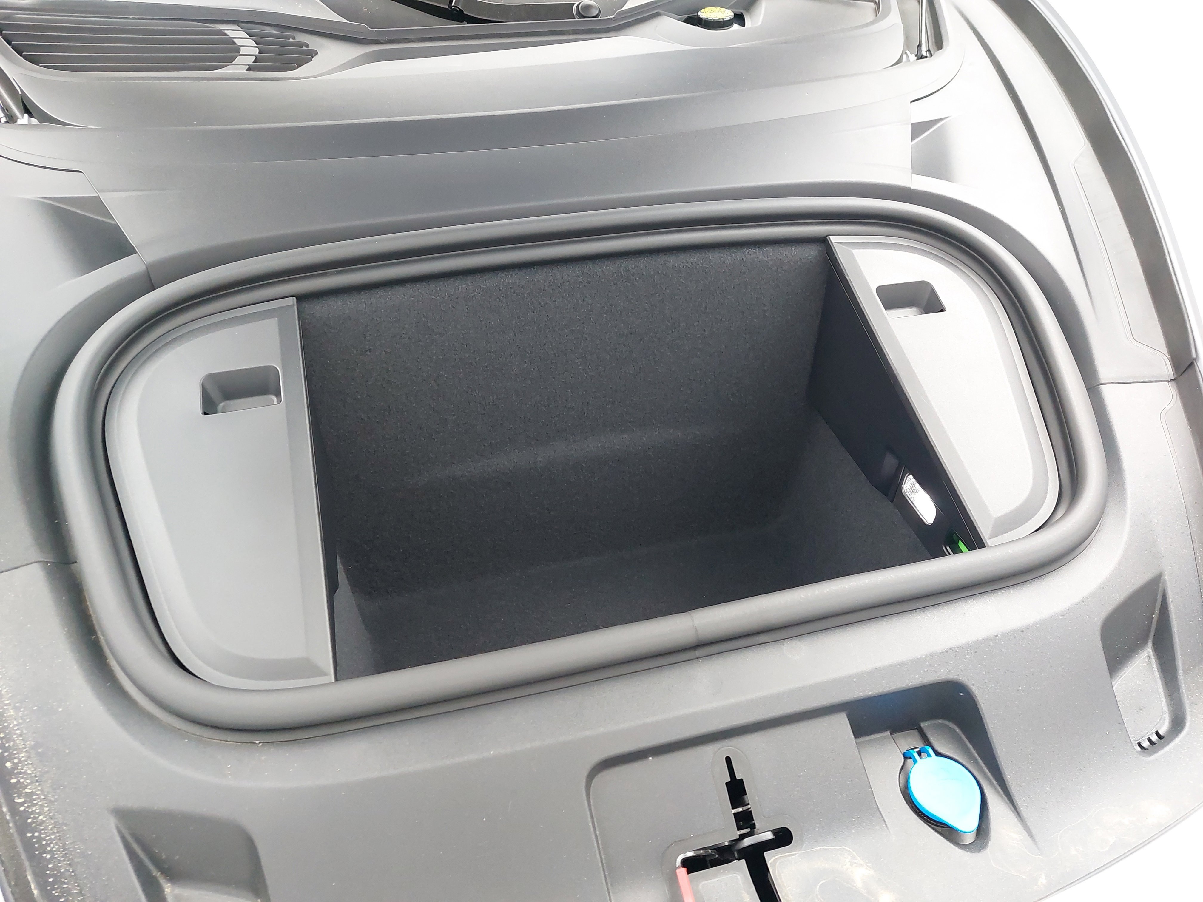 New 2025 Porsche Taycan 4S image 33