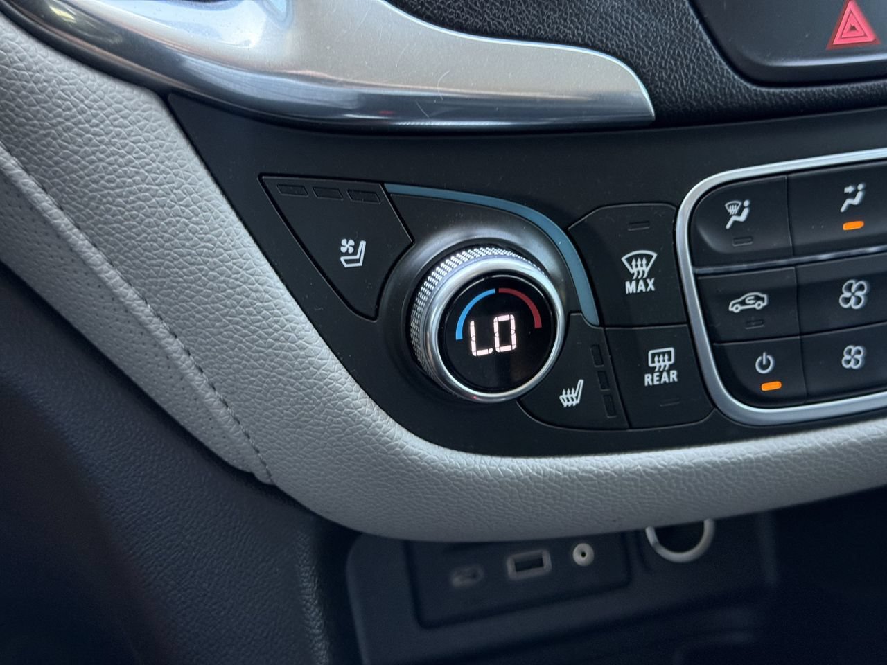 Used 2020 Chevrolet Equinox Premier FWD image 20