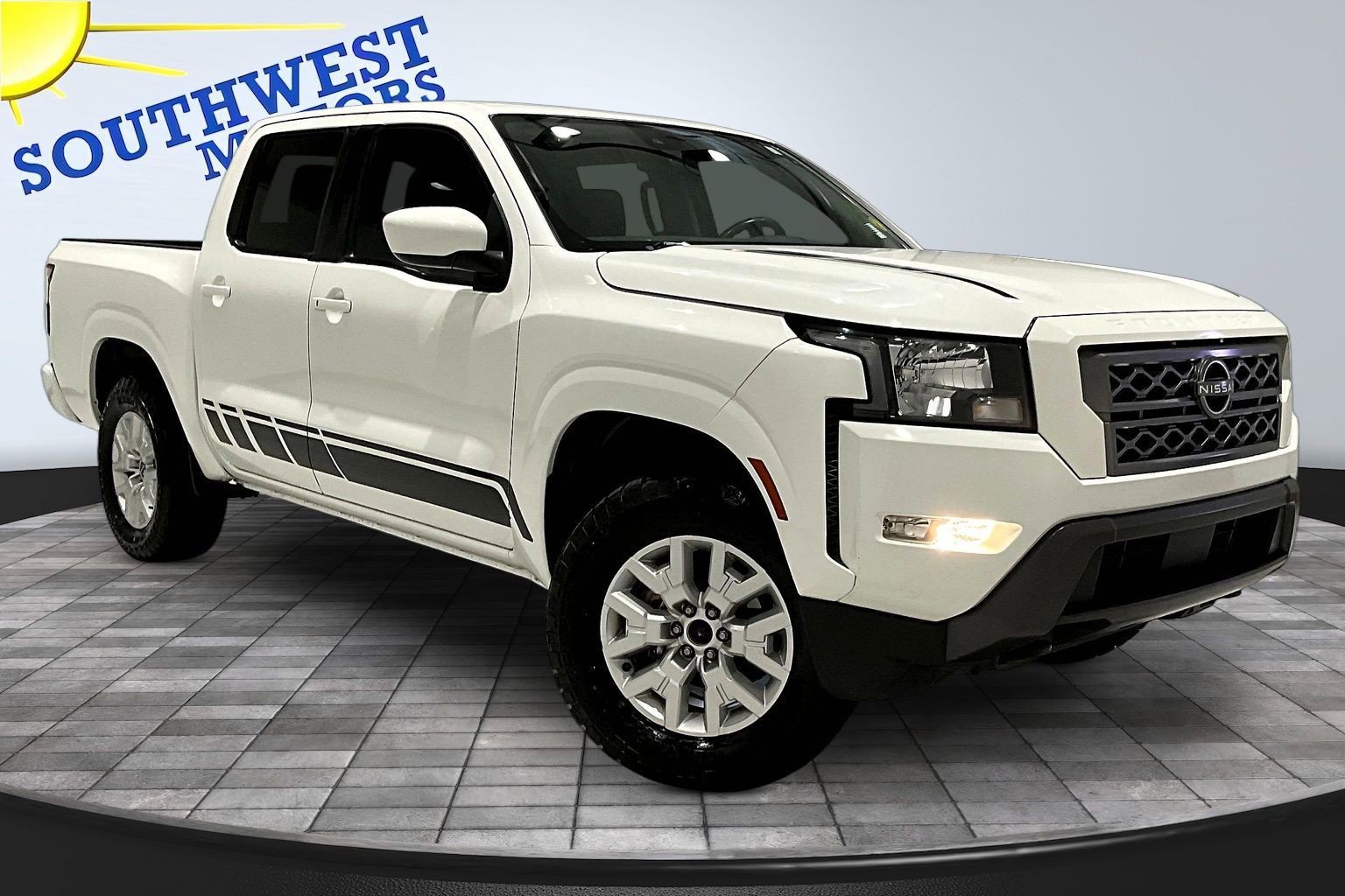 Used 2022 Nissan Frontier SV AWD/4WD image 3