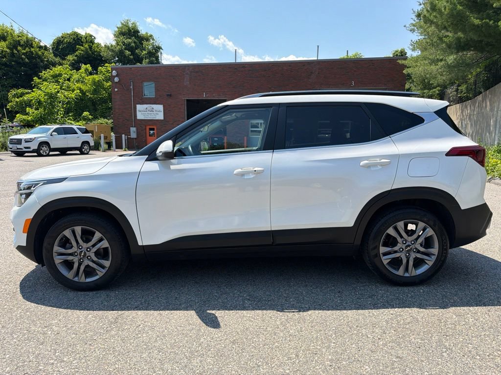 Certified 2023 Kia Seltos S FWD image 2