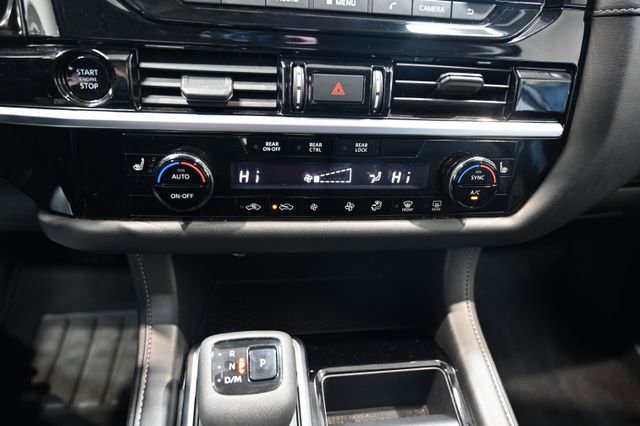 Used 2025 Nissan Pathfinder SV image 18