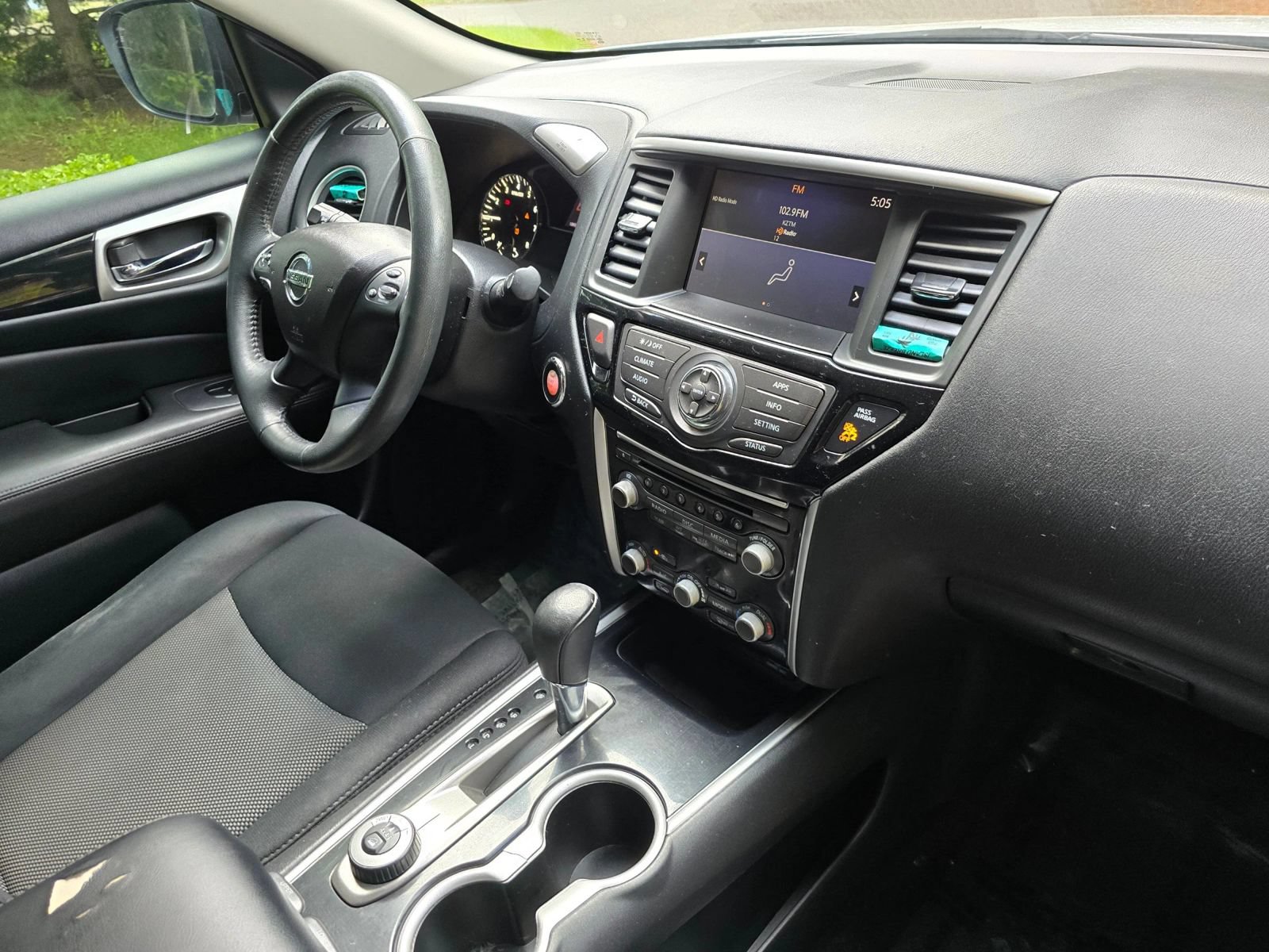 Used 2018 Nissan Pathfinder SV AWD/4WD image 11