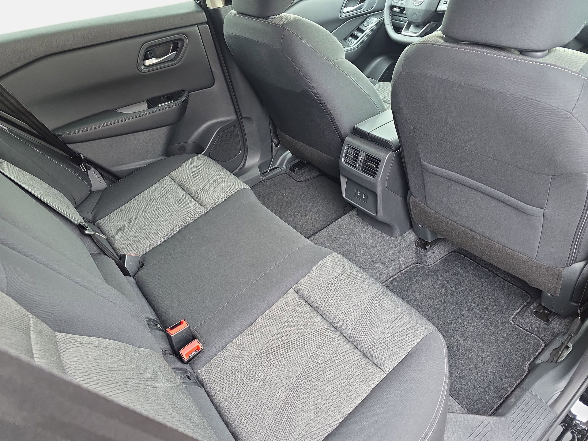 New 2026 Nissan Rogue SV w/ Cold Weather Package FWD image 11
