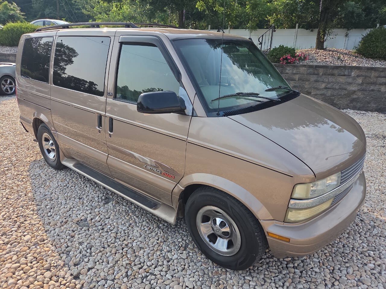 Used 2002 Chevrolet Astro Passenger AWD image 9