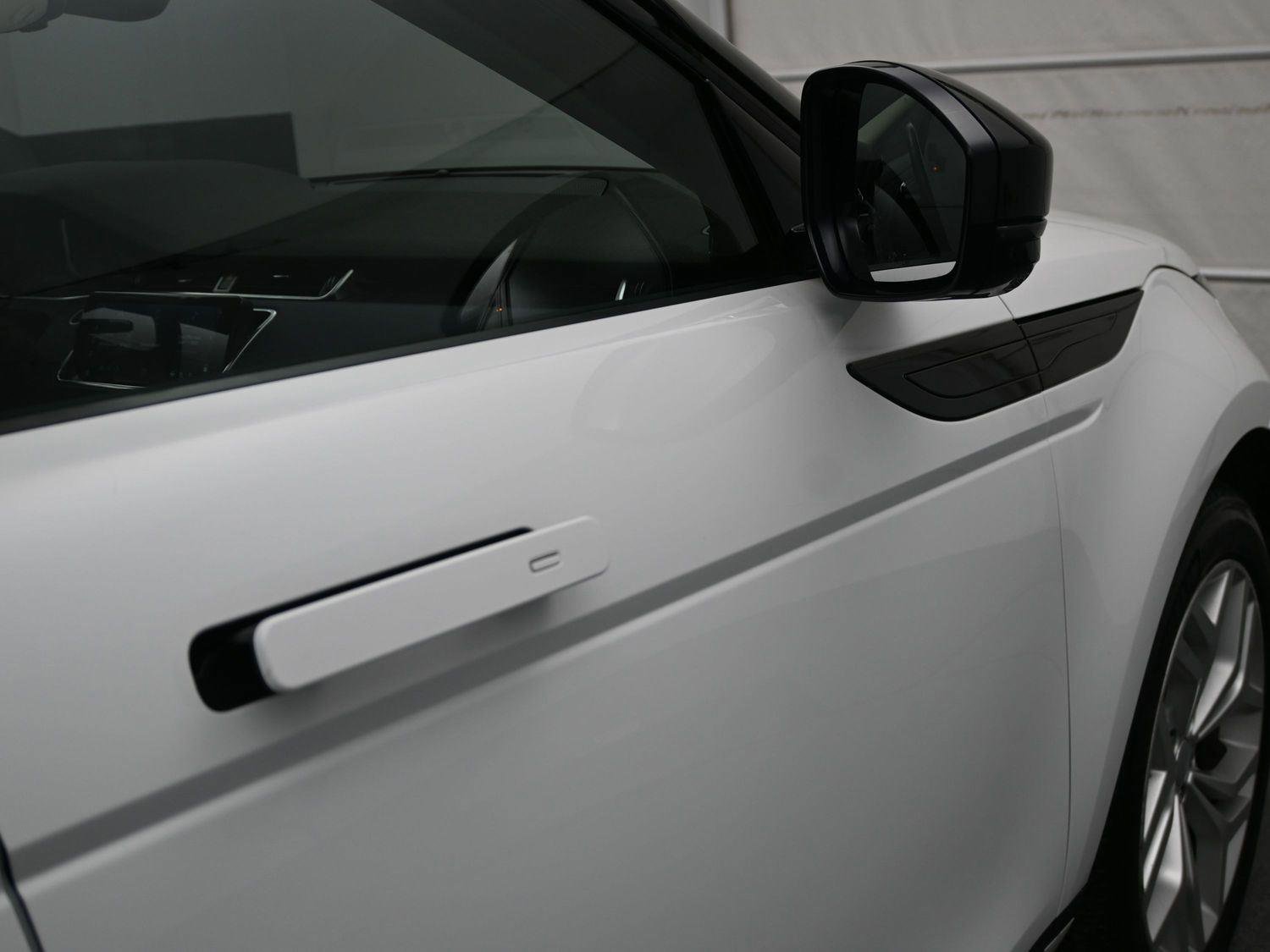 Used 2021 Land Rover Range Rover Evoque SE image 14