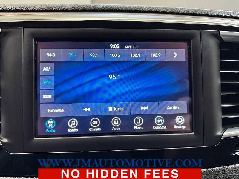 Used 2018 Chrysler Pacifica Touring Plus FWD image 25