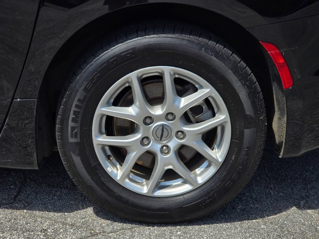 Used 2025 Chrysler Pacifica Select FWD image 22