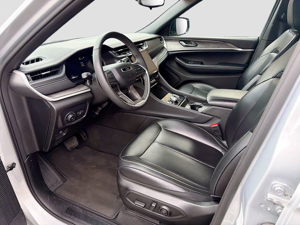 Used 2024 Jeep Grand Cherokee Limited image 28