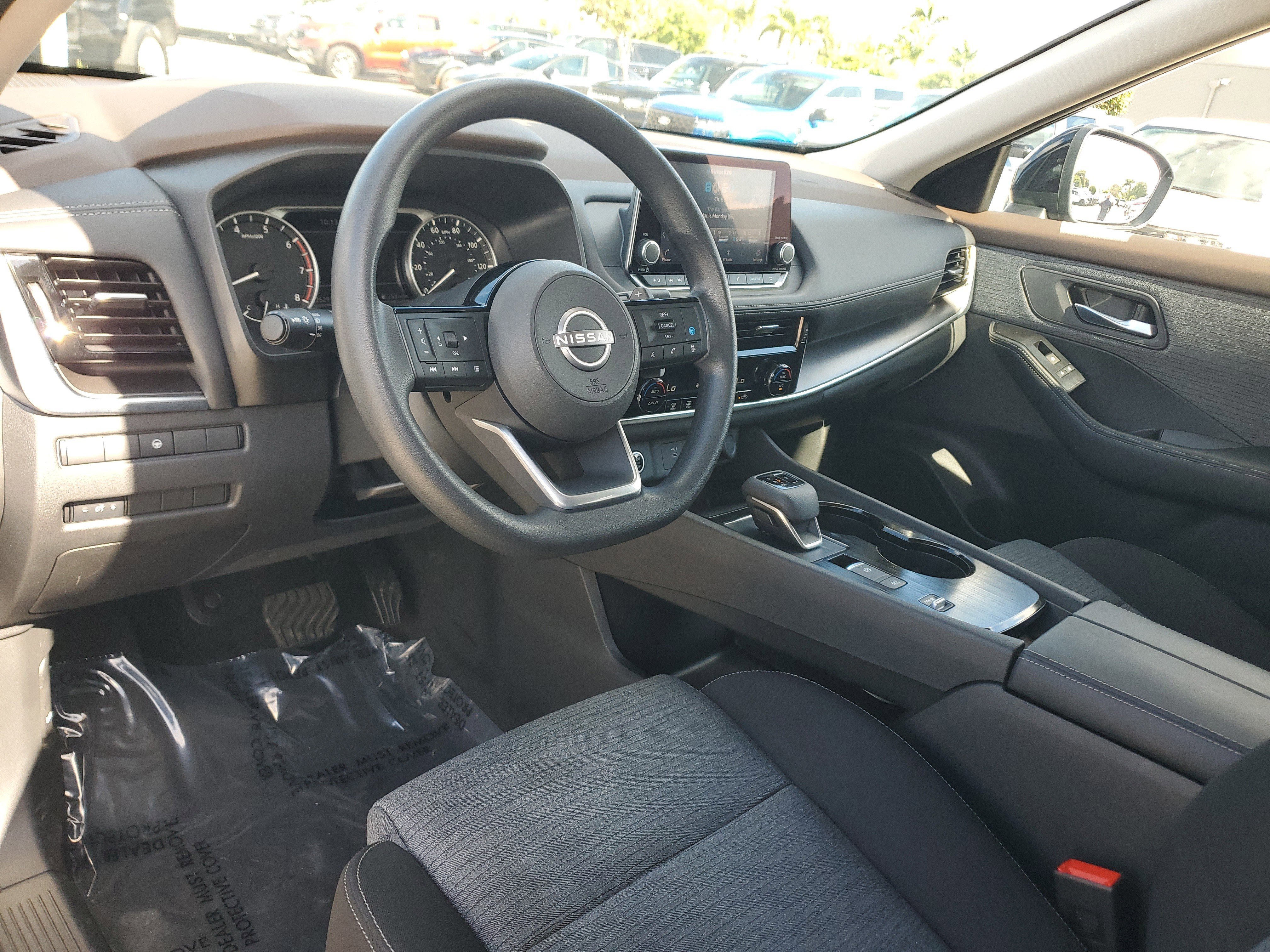 Used 2022 Nissan Rogue SV image 13