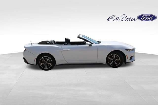 Used 2025 Ford Mustang Premium RWD image 4